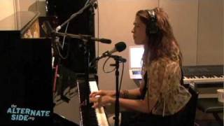 Imogen Heap - &quot;First Train Home&quot; (Live at WFUV)