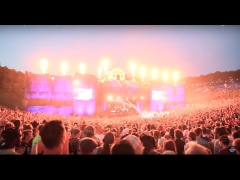 Fat Freddy's Drop Roady Live at Boomtown Fair, UK