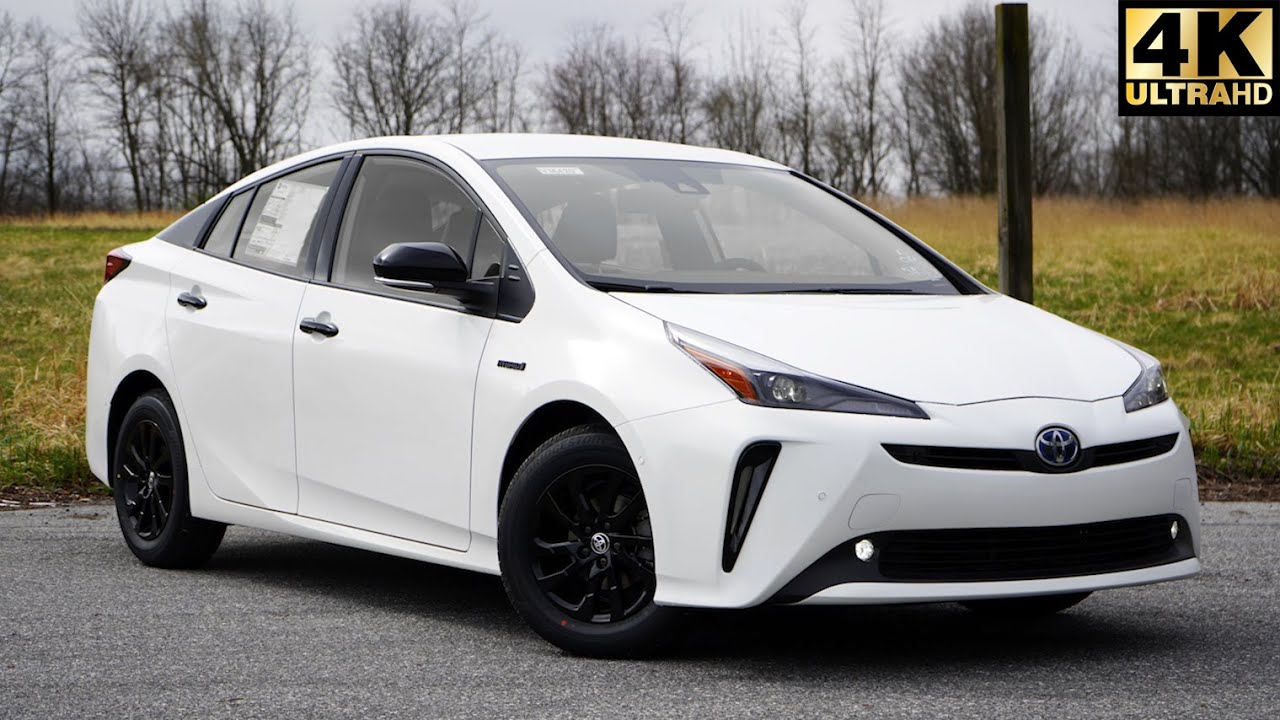 2022 Toyota Prius Review | 50+ MPG's & AWD!