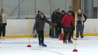 Megtanítják korcsolyázni a diákokat Kaposváron