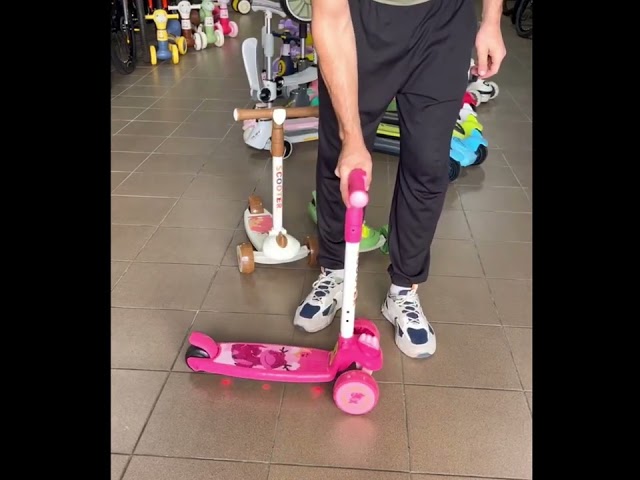 Дитячий триколісний самокат HelloDi музика, підсвітка Зелений