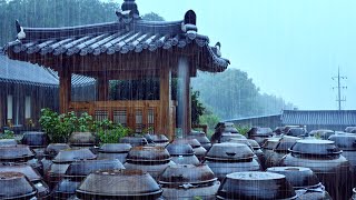 Download lagu It is the sound of rain from Jangdokdae in a quiet hanok. mp3