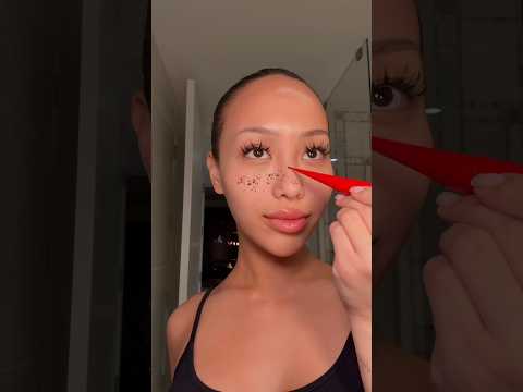 Trying henna freckles for the first time 💘 #makeup #henna #freckles