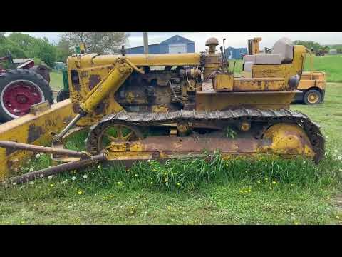 D6 Caterpiller bulldozer with live hydraulic blade and rear hydraulics for implements