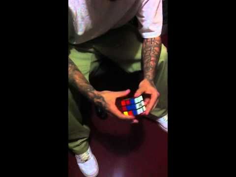 Armando el cubo Rubik en Babilonia.