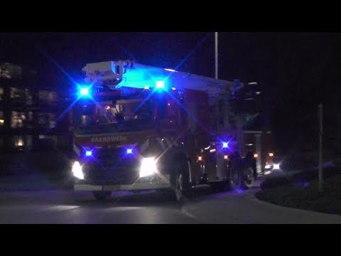 [Primeur] P1, Brandweer Dokkum [HW 02-4250] naar schoorsteenbrand Hearewei Damwâld