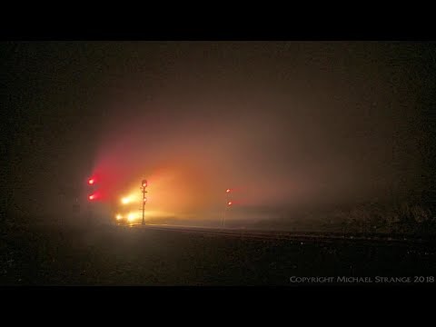 QUBE Grain Train In Fog: CM3312 & CM3303 - PoathTV Australian Railways