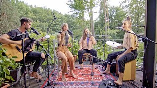 Video LENKA V DAVU - Bananas (feat. Ester LC & Elen-T) - Live