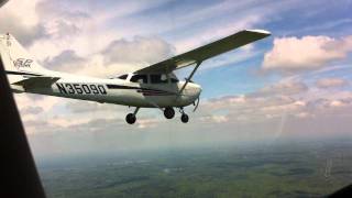 preview picture of video 'Formation Flying and Wake Turbulence Demonstration in Skyhawk 172'