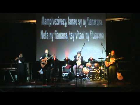 ISEKELY_MAHALEO LIVE SAVIGNY 19112011