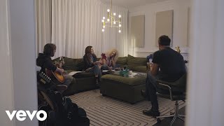 Little Big Town - Santa Claus Is Back In Town (Official Audio Video)