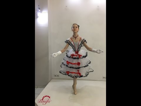 Spanish doll F 0473 - video 2