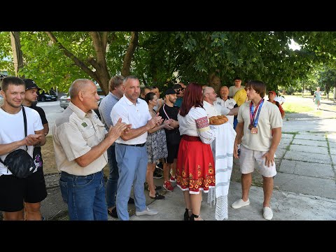 Sportivul sorocean Eugen Mihalcean a fost întâmpinat acasă după ce a obținut bronzul