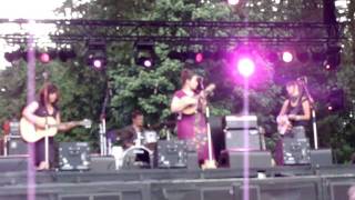 The Be Good Tanyas sing Townes Van Zandt&#39;s Waiting Around To Die