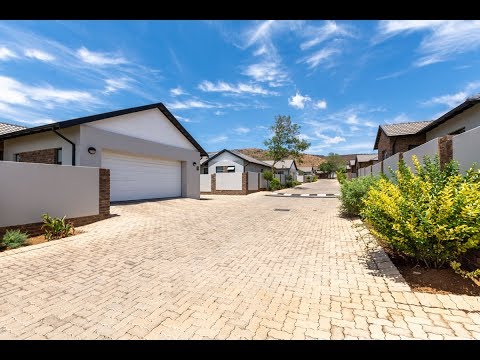 3 BEDROOM TOWNHOUSE IN SECURE COMPLEX