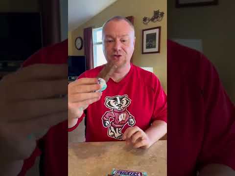Snickers Cinnabon Candy Bar!