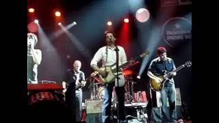 DePedro +  Vetusta Morla en el Circo Price -  "Equivocado"