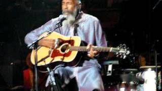 Pete Seeger's 90th Birthday Celebration - Richie Havens sings "Freedom!"