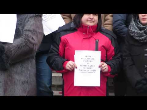 Protest spontan al grefierilor braileni. Stiri Braila - Probraila.ro