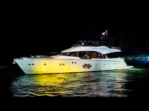Monte Carlo Yachts MCY 80 video