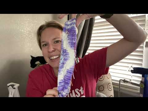 Sewlivi Dyes Yarn | Knitting Podcast #45 - Different locations, same old wips (and a new one).