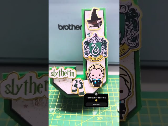 Vídeo relacionado con Taza oficial de Harry Potter Slytherin con lámina dorada y logotipo 3D en relieve en una caja