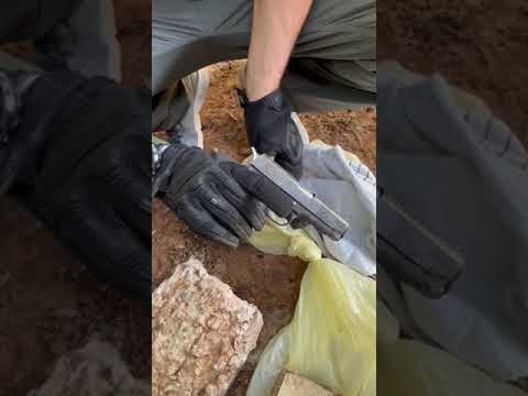 אקדח ותחמושת הוסתרו בבור ביוב בכפר יונה (וידאו)