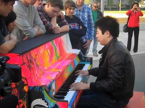 Lang Lang gives impromptu performance for students before Pacific Symphony concert