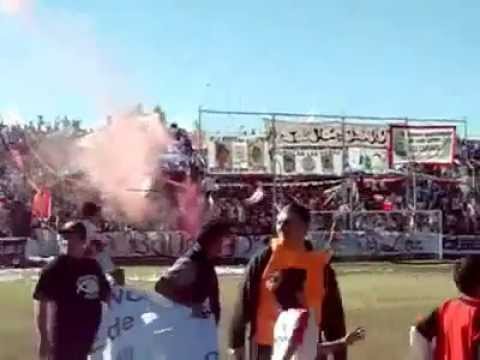 "Recibimiento HURACÃN LAS HERAS vs villa cubas" Barra: La Banda Nº 1 &bull; Club: Huracán Las Heras