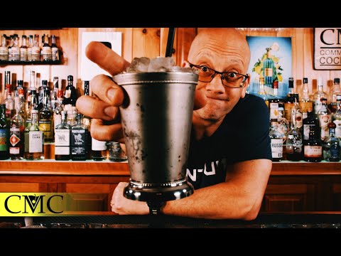 This Peach Bourbon Smash Is Spring in a Glass 🍑🥃