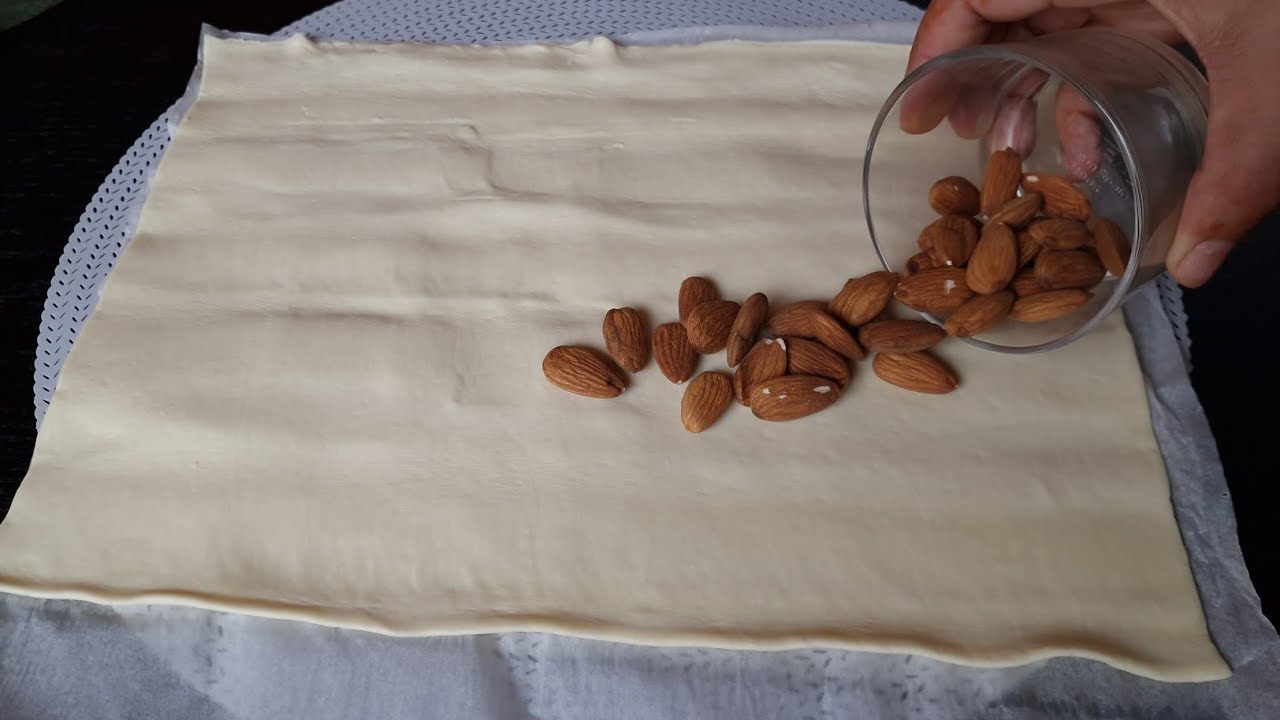 Have a Cup of Almonds and Puff Pastry! and prepare this delicious dessert in 5 minutes! GOOD