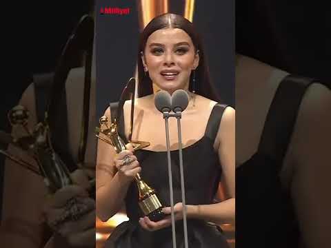 İlayda Alişan ödülünü annesine adadı #shorts