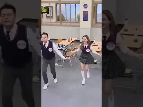 JYP dancing with his daughters Nayeon anf Dahyun #jyp #twice