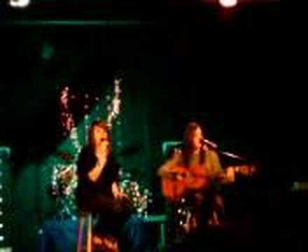 Elin Andersson Och Johanna Eriksson sjunger:)