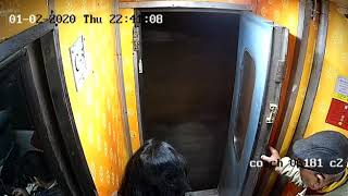 Download lagu Chain snatching in train mp3