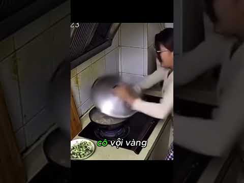 Cô gái đang nấu cơm thì điều không tưởng đã sảy ra 😳