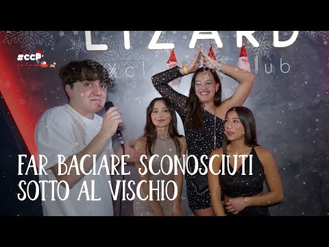 Far BACIARE sconosciuti sotto al VISCHIO | SPECIALE Natale