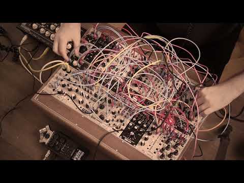 Crunchy Accidents (modular synth patch)