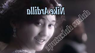 Download lagu putuslah sudah - Nike Ardilla (cipt.Deddy Dores) mp3 Download lagu putuslah sudah - Nike Ardilla (cipt.Deddy Dores) mp3