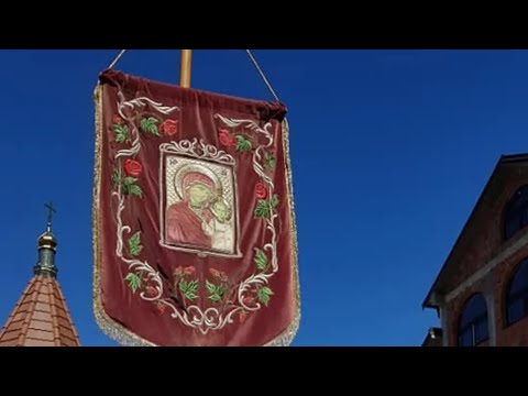 Zovone zvona Manastira Lesje ide Litija prelepo divno i na radost u Gospodu nasem, sad uveki zauvek.