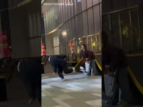 【マン的】股間を攻撃される女子 #マン的 #急所