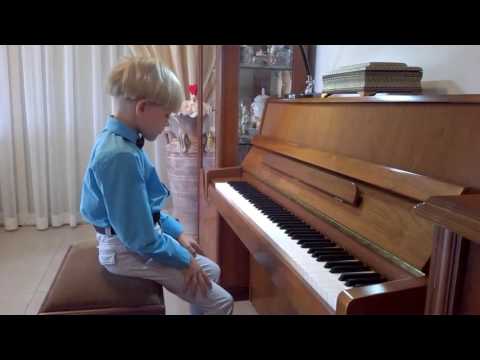 F. Chopin Waltz in A minor; F. Gellnick Moody Prawn Blues.