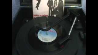 Wilko Johnson Solid Senders - Walking on the Edge (7&quot; Single)