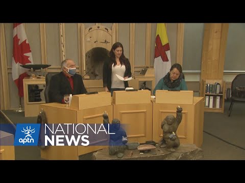 Nunavut premier assures young Nunavummiut that Santa Claus is coming to the territory | APTN News