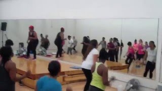 Dance fitness - Throw it Back by Bunji Garlin