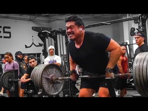 When Elite Lifters Train At Your Gym...👀