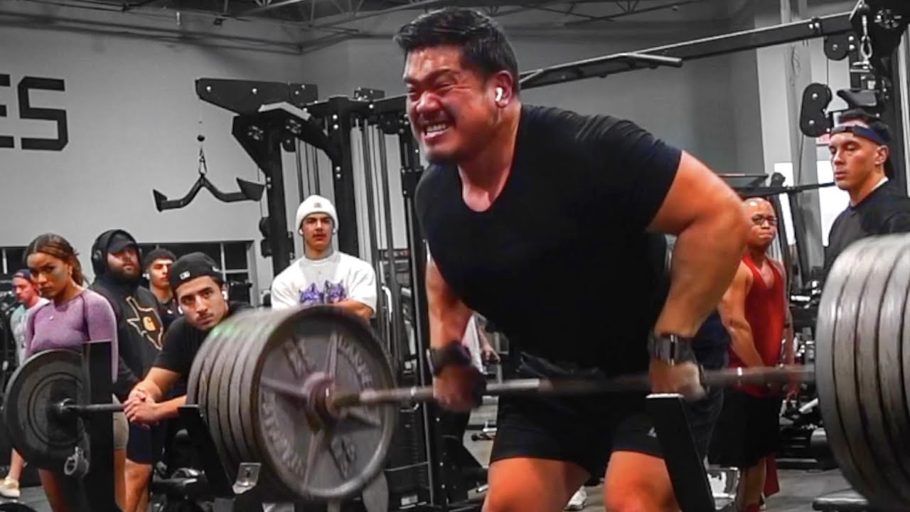 When Elite Lifters Train At Your Gym...👀