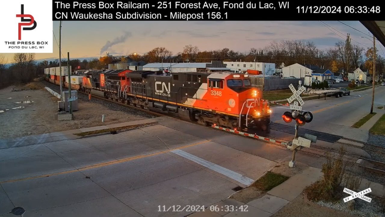 Live webcam view of Press Box Railcam, Fond du Lac
