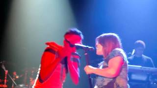 Kelly Clarkson live in Denmark - Walking After Midnight by patsy﻿ cline