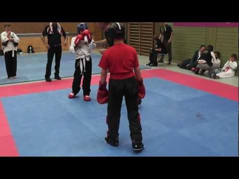 2012-10-06 Breisgau-Cup Niklas Baumann Sieg im Halbfinale LK -40Kg - Sugambrer Fightclub